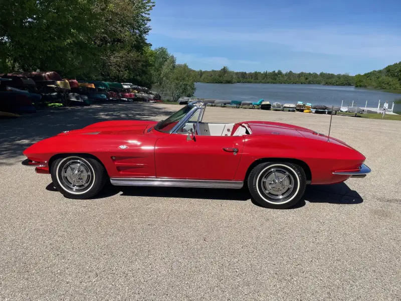 1963 Chevrolet Corvette Sting Ray Convertible photo 13