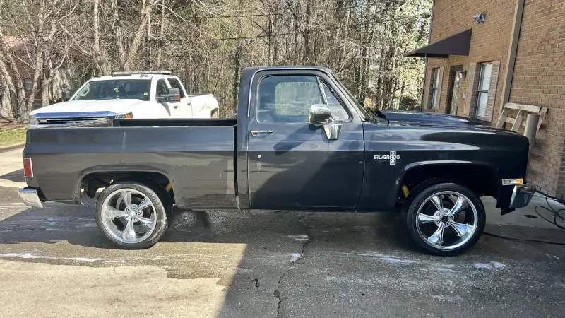 1985 Chevrolet C10 pickup photo 5