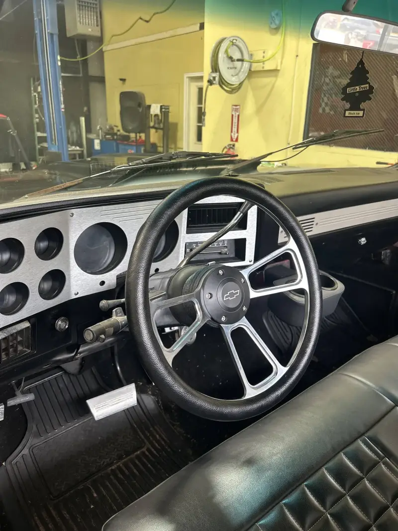 1985 Chevrolet C10 pickup photo 11