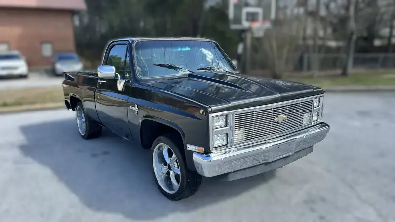 1985 Chevrolet C10 pickup photo 3