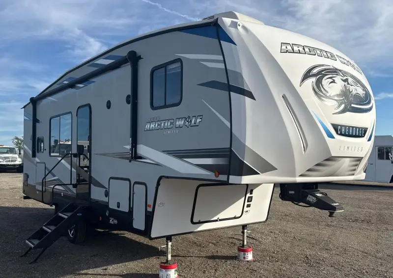2021 Cherokee by Forest River Inc. Arctic Wolf photo 3