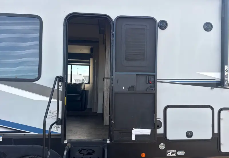 2021 Cherokee by Forest River Inc. Arctic Wolf photo 45