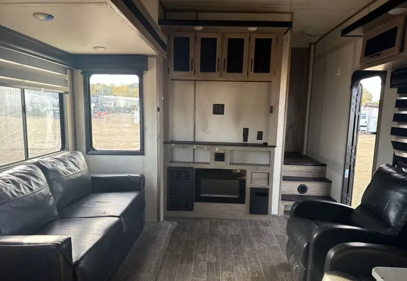 2021 Cherokee by Forest River Inc. Arctic Wolf photo 60