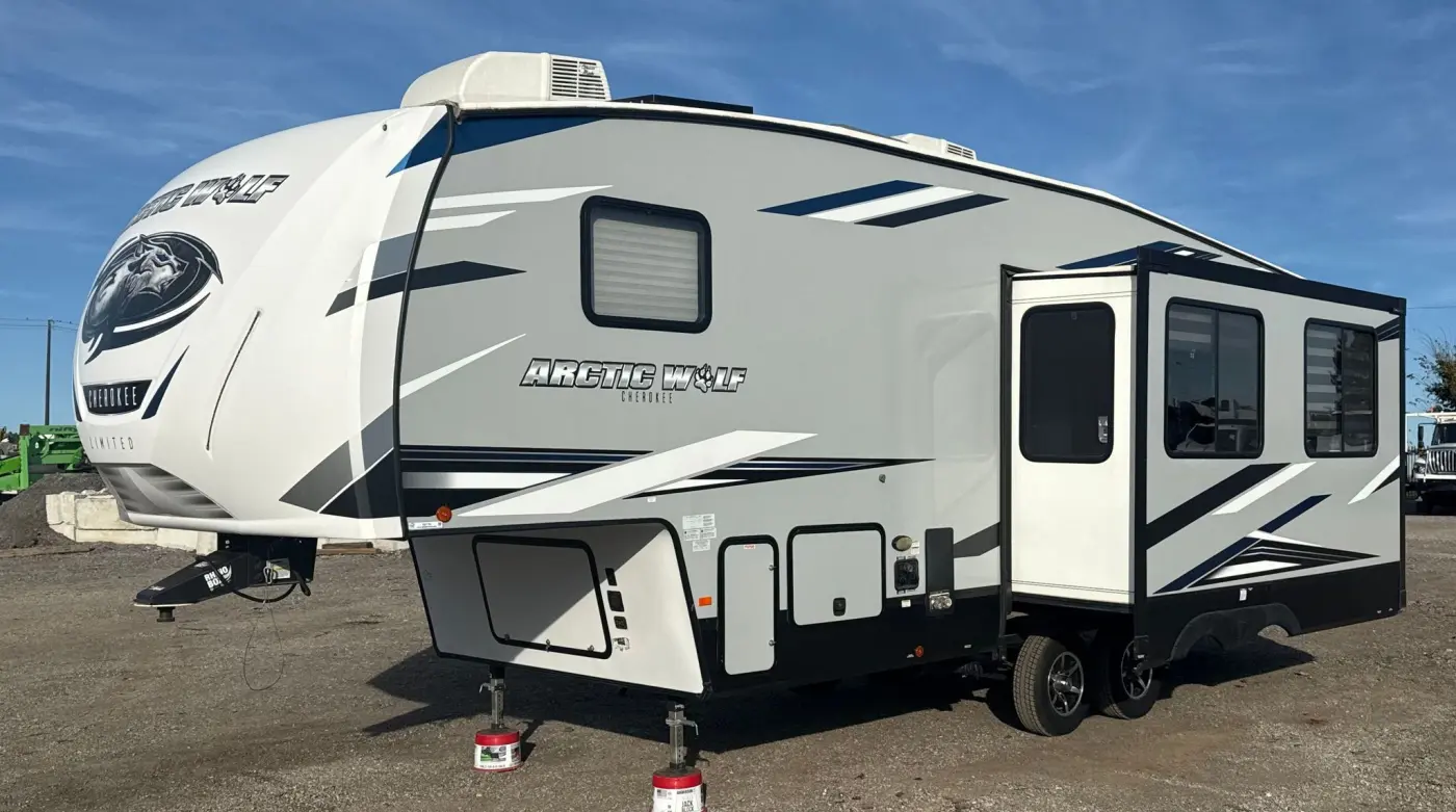 2021 Cherokee by Forest River Inc. Arctic Wolf