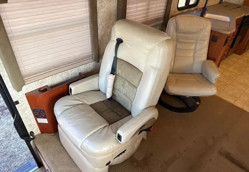 2005 Coachman Encore 380DS photo 74