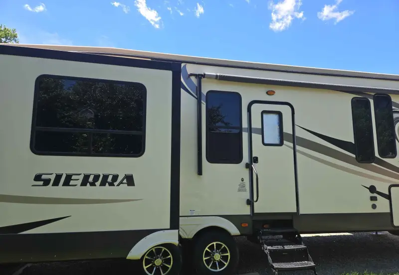 2017 Forest River Sierra photo 14