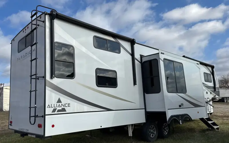 2023 Alliance Rv Paradigm photo 4