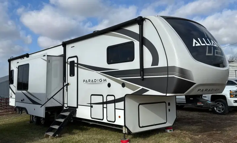 2023 Alliance Rv Paradigm photo 3