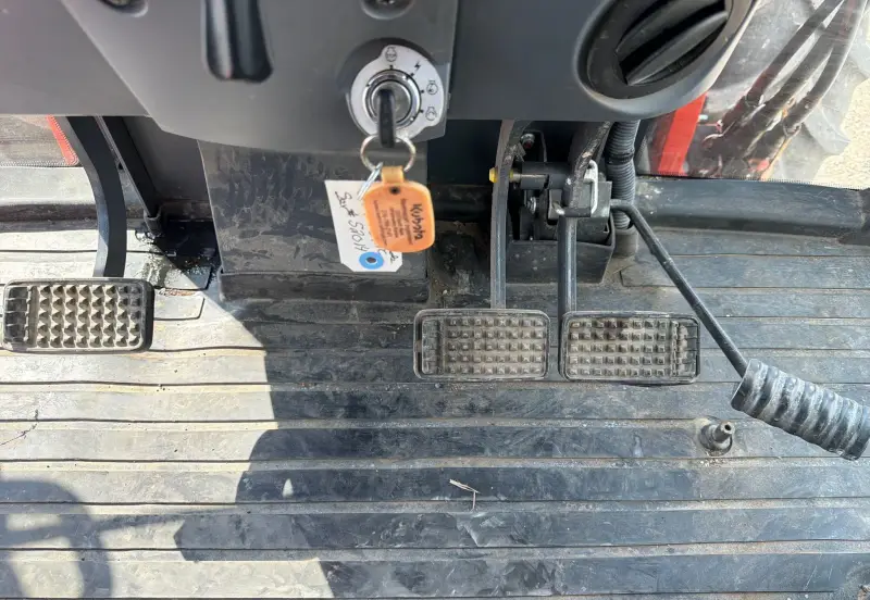 2013 Kubota M135GX photo 31