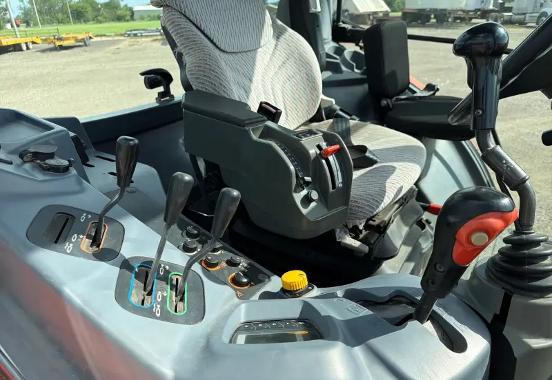 2013 Kubota M135GX photo 41