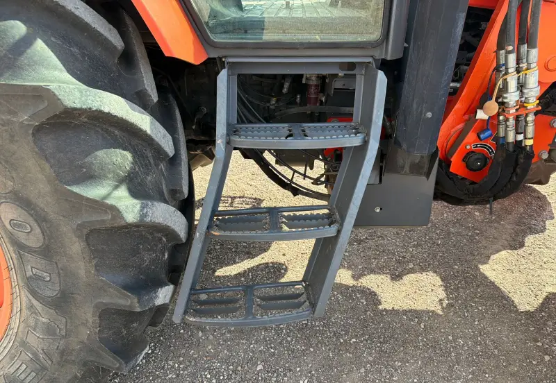2013 Kubota M135GX photo 17