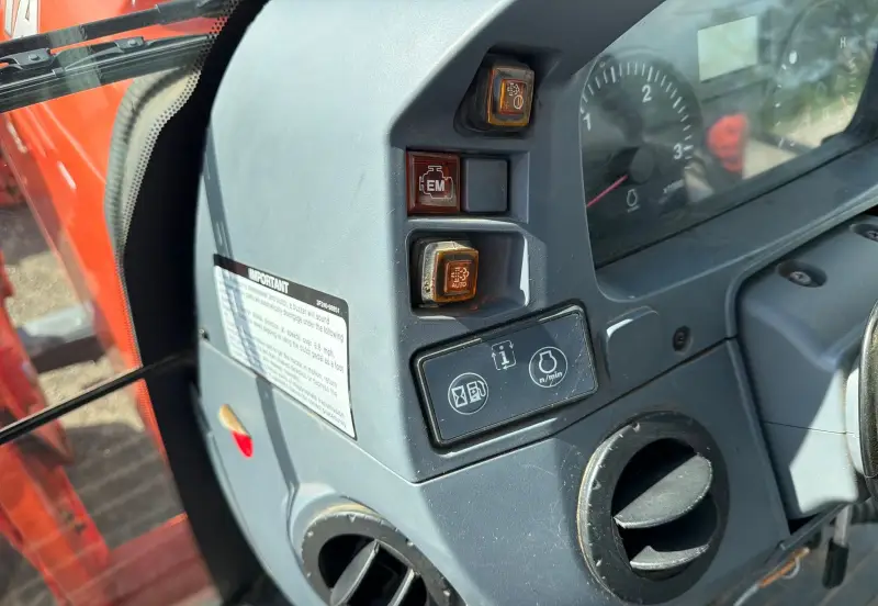 2013 Kubota M135GX photo 29