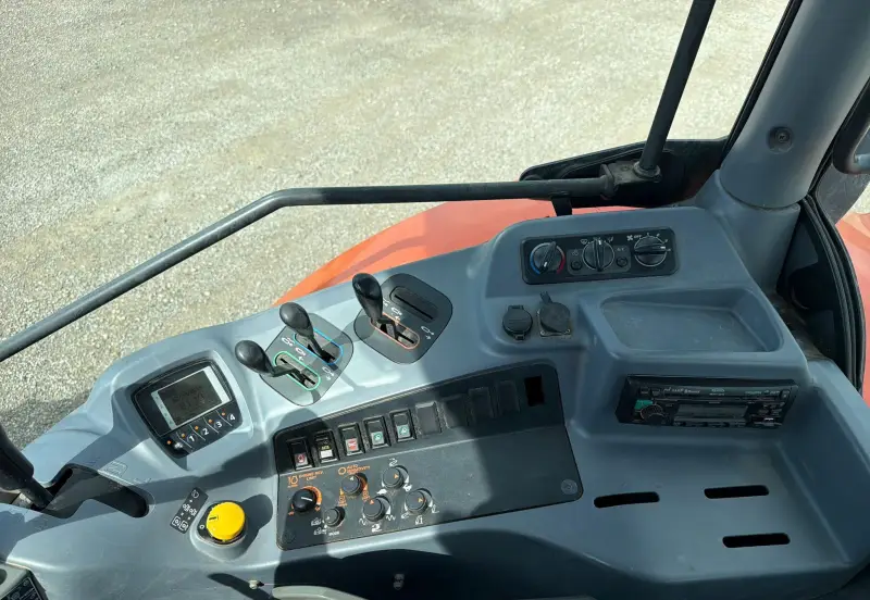 2013 Kubota M135GX photo 34