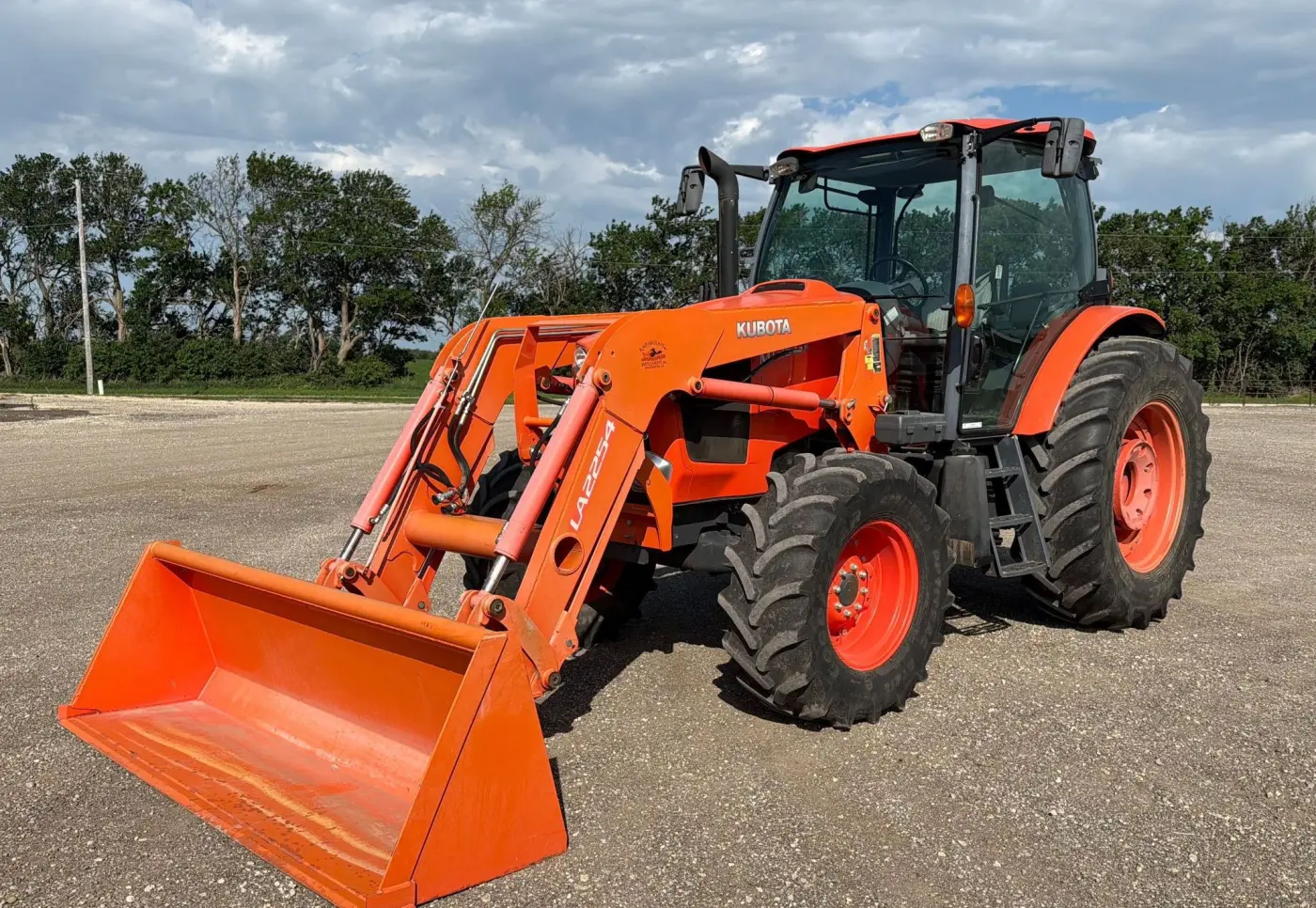 2013 Kubota M135GX
