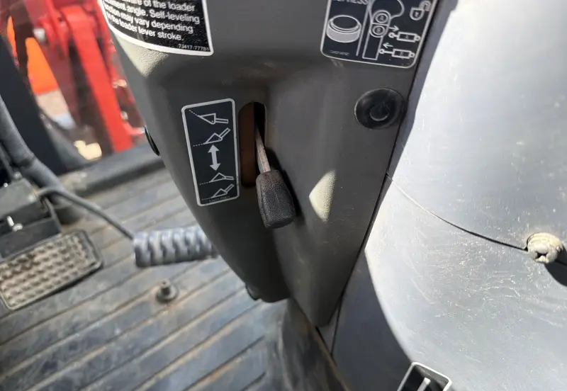 2013 Kubota M135GX photo 32