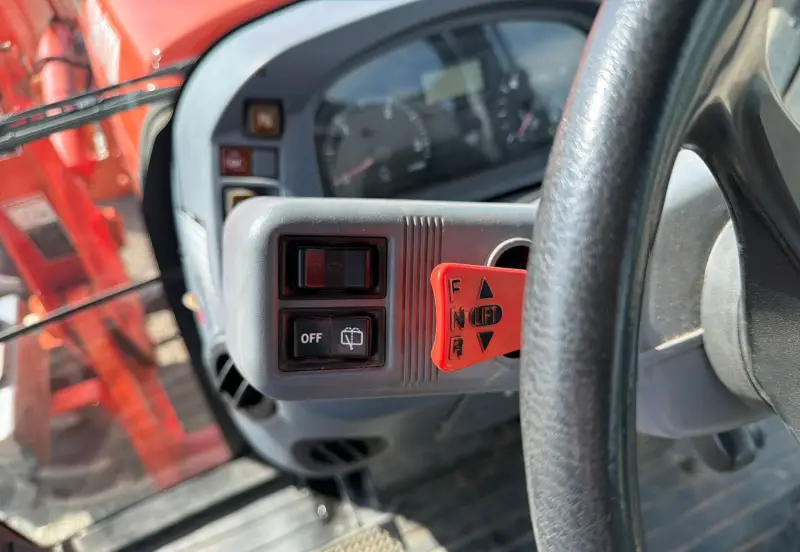 2013 Kubota M135GX photo 28