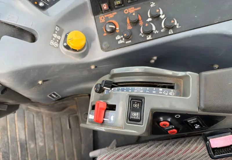 2013 Kubota M135GX photo 36