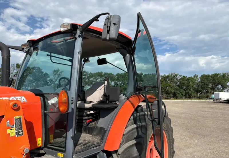 2013 Kubota M135GX photo 25
