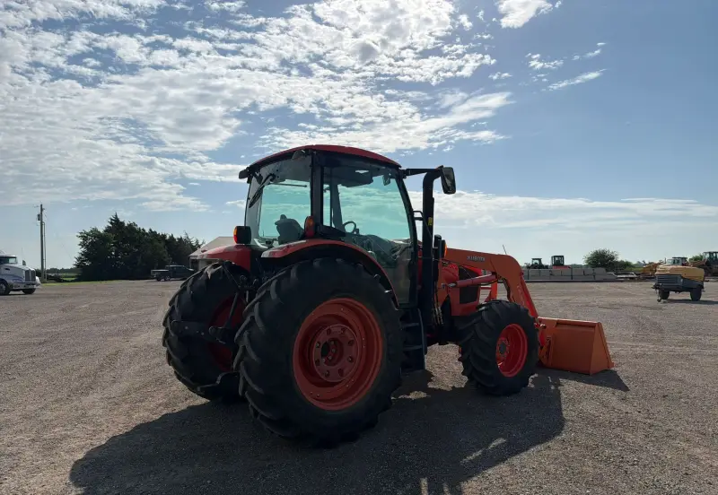 2013 Kubota M135GX photo 5