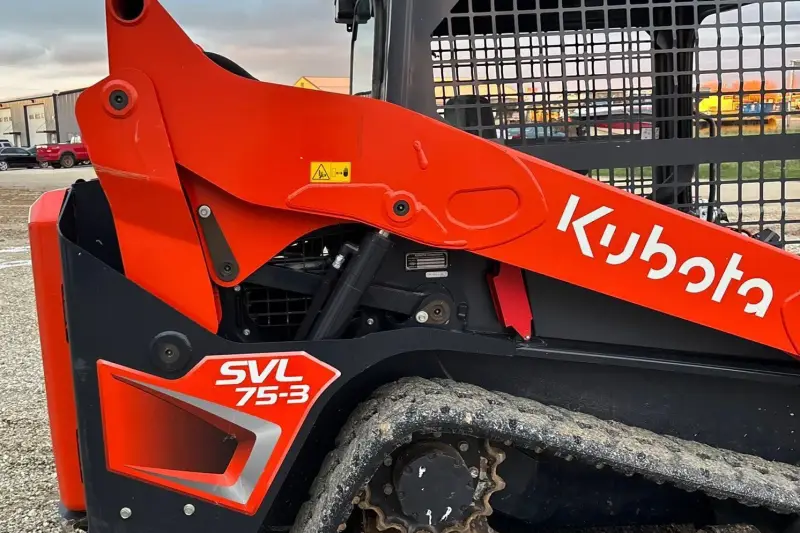 2024 Kubota SVL75-3 photo 28