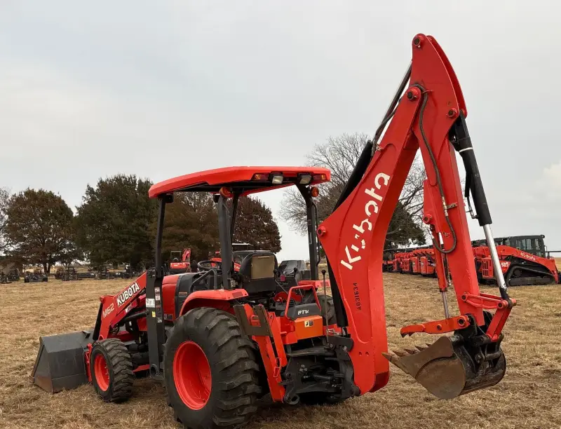 2021 Kubota M62 photo 7