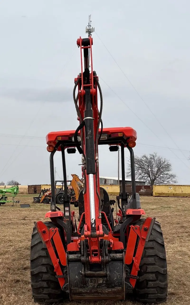 2021 Kubota M62 photo 6