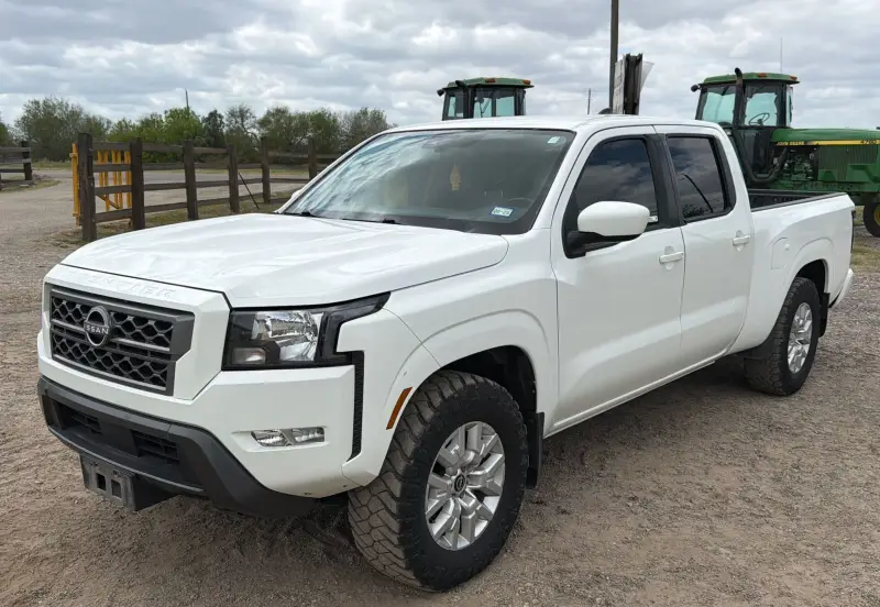 2022 Nissan Frontier photo 1