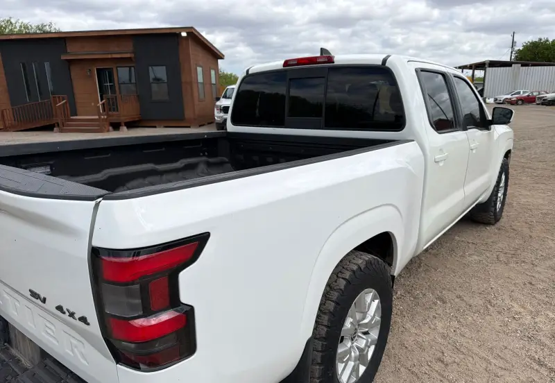 2022 Nissan Frontier photo 21