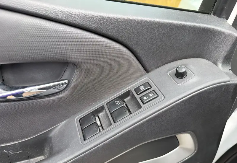 2022 Nissan Frontier photo 36