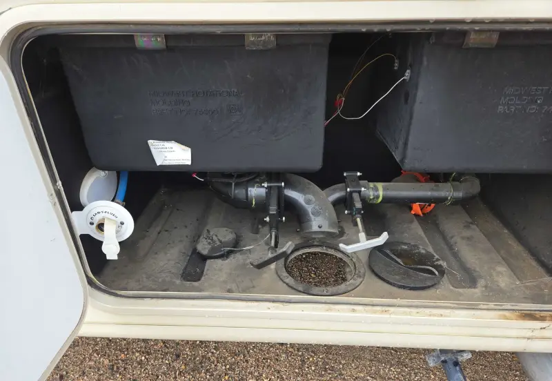 2017 Thor Motor Coach Stripped photo 34