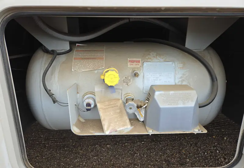 2017 Thor Motor Coach Stripped photo 19