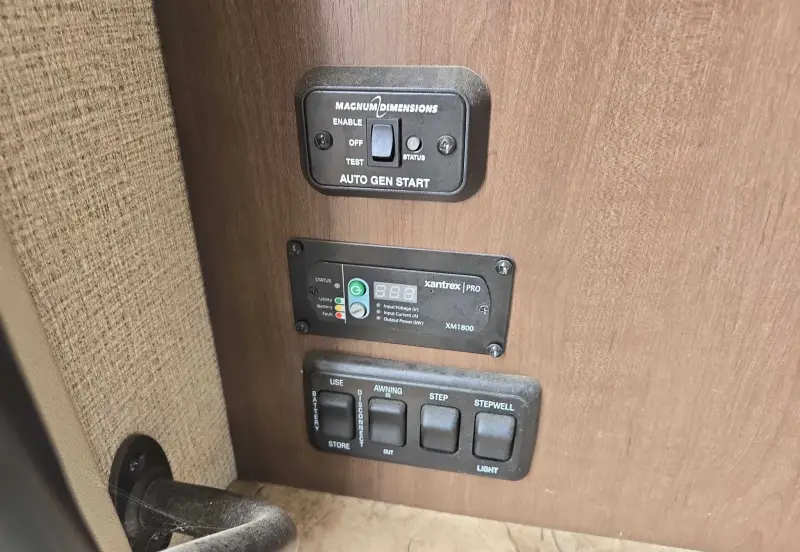 2017 Thor Motor Coach Stripped photo 100