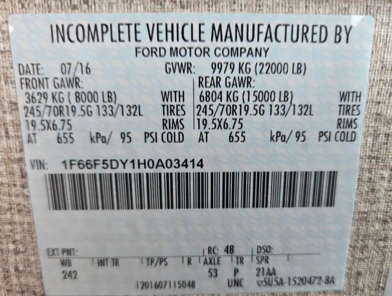 2017 Thor Motor Coach Stripped photo 122