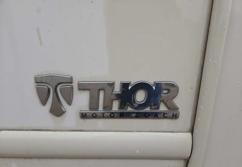 2017 Thor Motor Coach Stripped photo 60