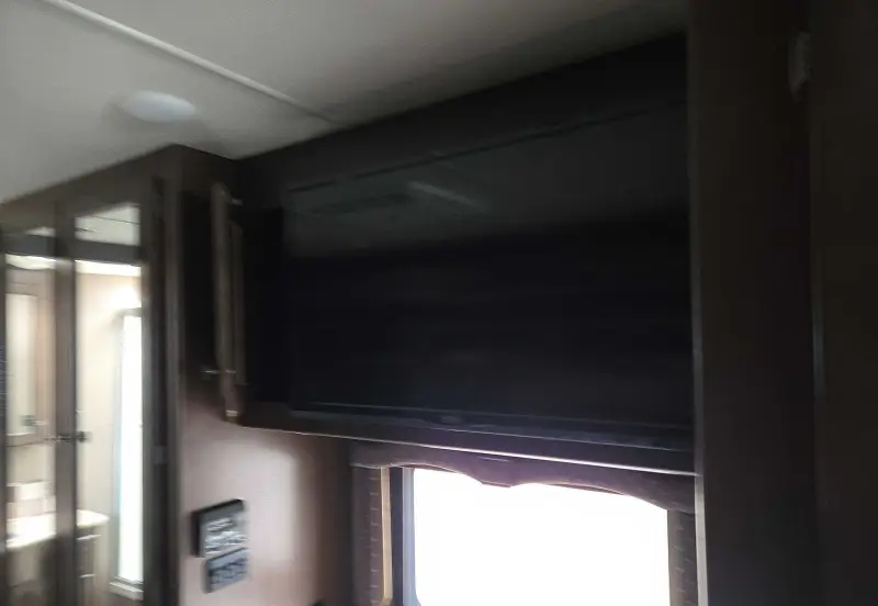 2017 Thor Motor Coach Stripped photo 93