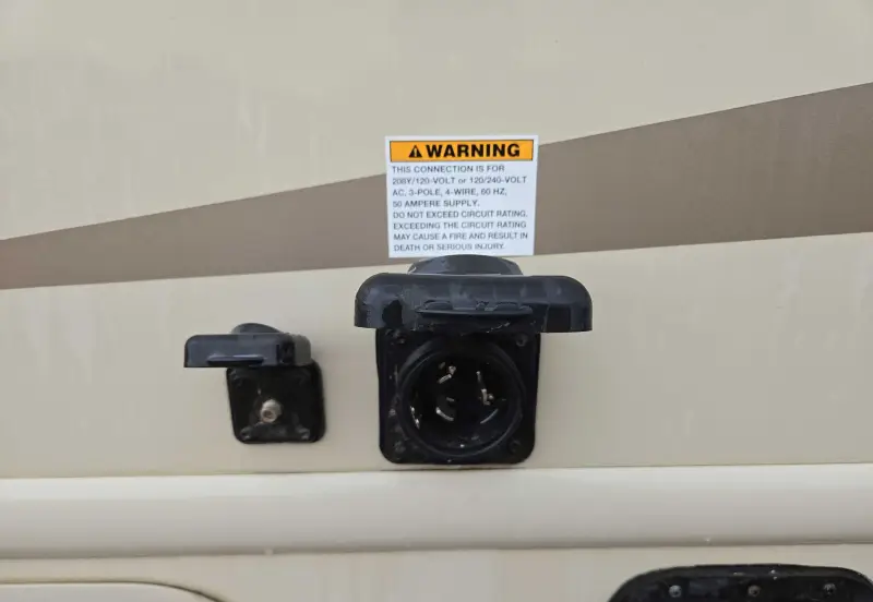 2017 Thor Motor Coach Stripped photo 29