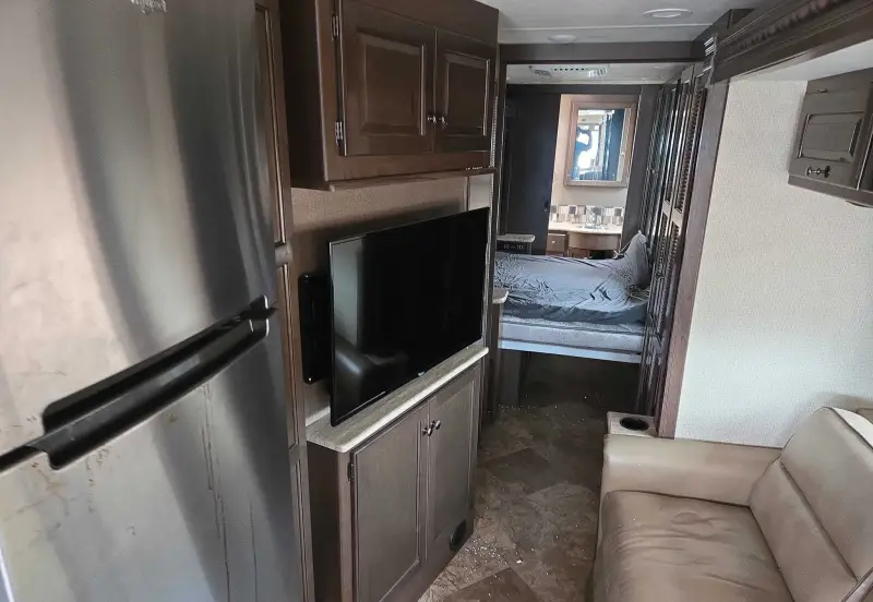2017 Thor Motor Coach Stripped photo 86