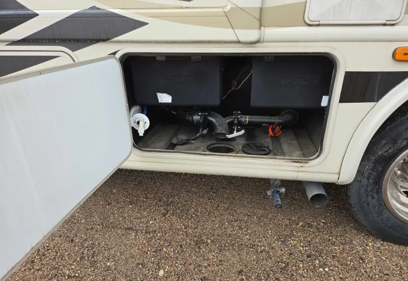 2017 Thor Motor Coach Stripped photo 33