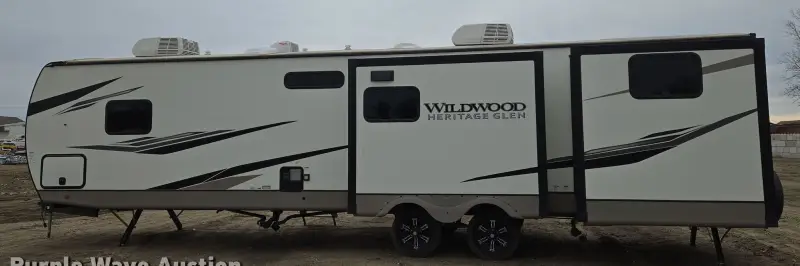 2023 Wildwood Heritage Glen 310BHI photo 8