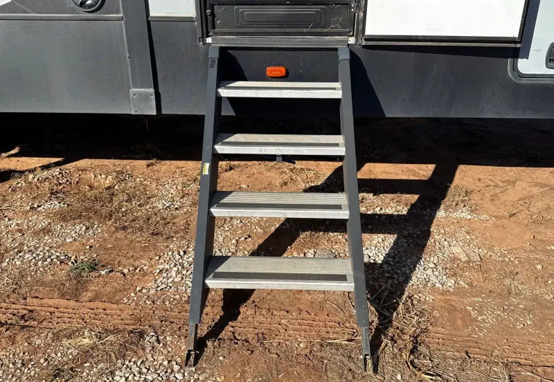 2017 Keystone FZ42317 photo 50