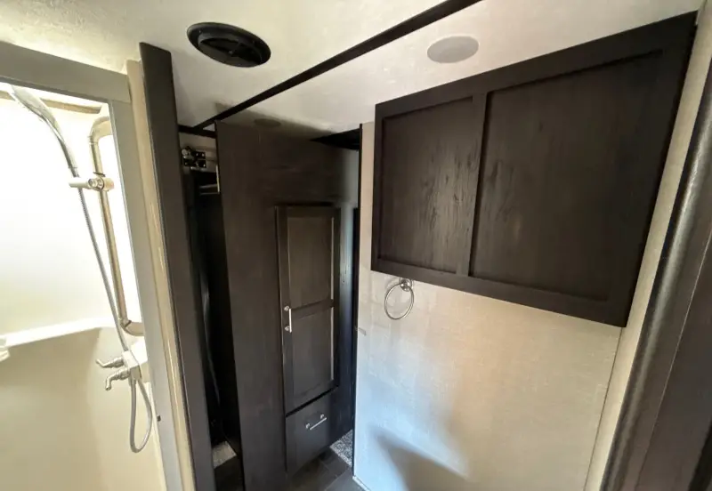 2017 Keystone FZ42317 photo 85