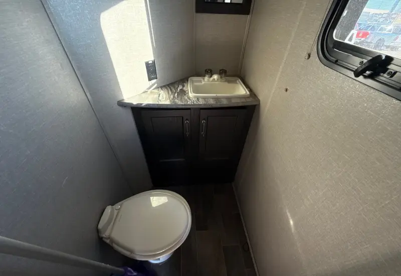 2017 Keystone FZ42317 photo 106