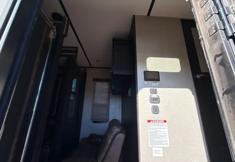 2017 Keystone FZ42317 photo 60