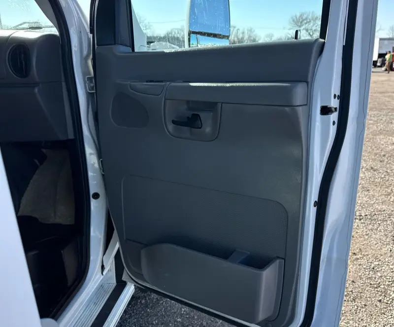 2008 Ford E450 Super Duty photo 60