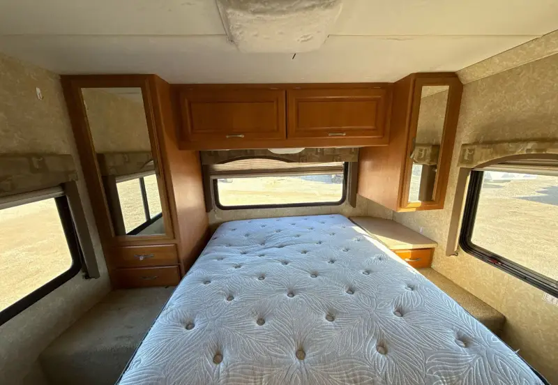 2008 Ford E450 Super Duty photo 105
