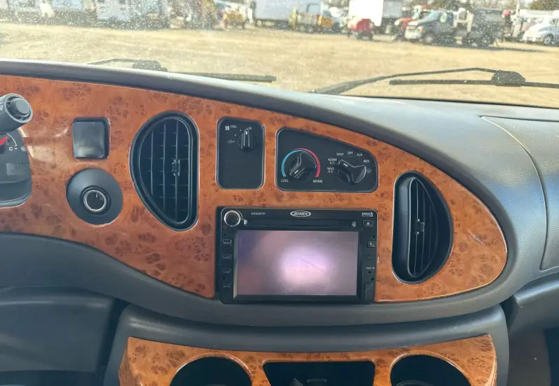 2008 Ford E450 Super Duty photo 58