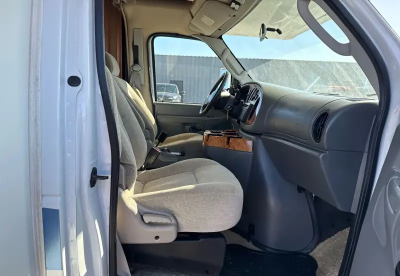 2008 Ford E450 Super Duty photo 61