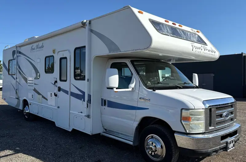 2008 Ford E450 Super Duty photo 3